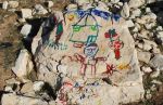نقاشی دانش آموزان بر تخته سنگها