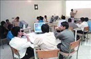 تجهیز کلاس‌های 3-3-6 به رایانه در تویسرکان نیازمند 100 میلیون تومان است