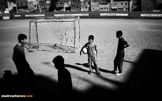 فوتبال نوجوانان در زمین خاکی -تبریز