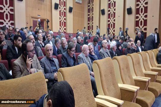 تجلیل از خدمات خیر مدرسه‌ساز «حاج اکبر ابراهیمی»